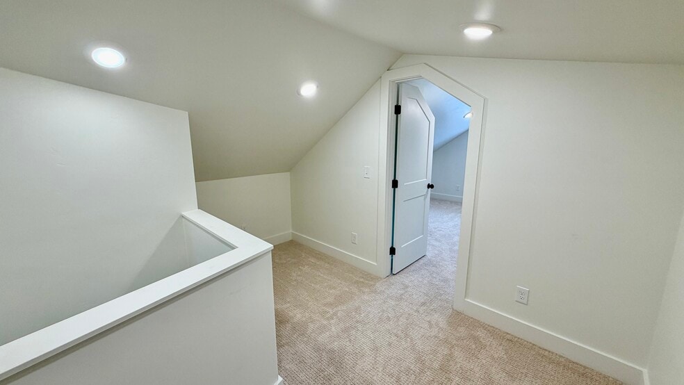 Building Photo - 145 N Byron Ave