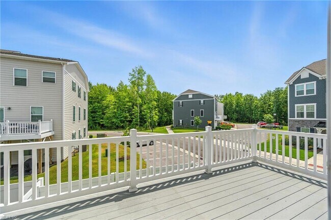 Building Photo - Newer Townhouse for lease