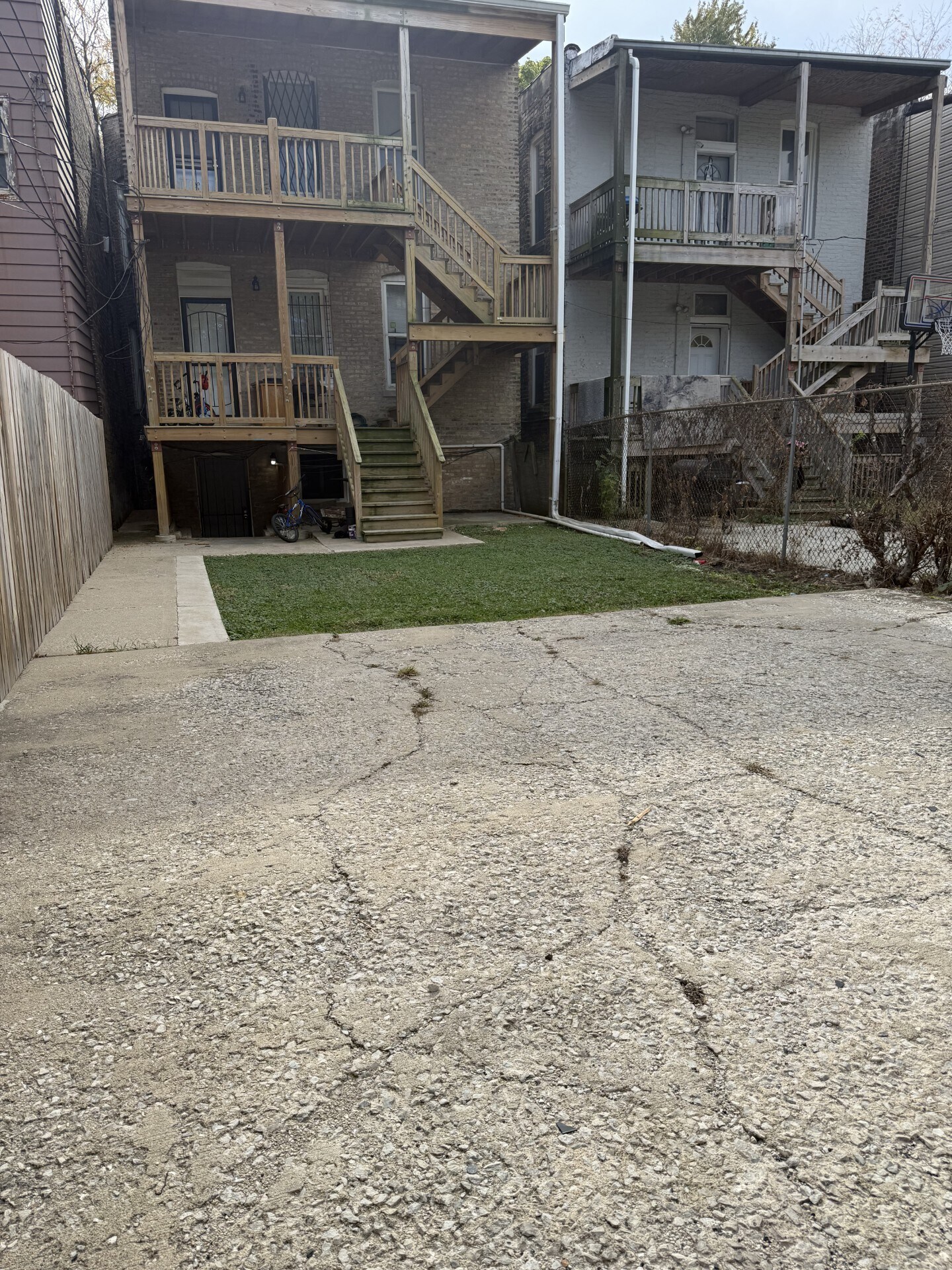 Building Photo - 3840 W Fillmore St