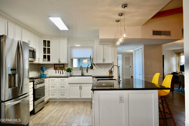 Building Photo - 10640 Vista Alegre Dr