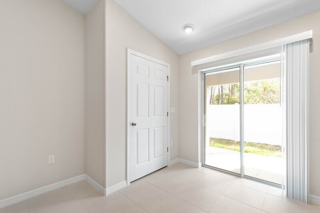 Building Photo - 24 Untermeyer Pl