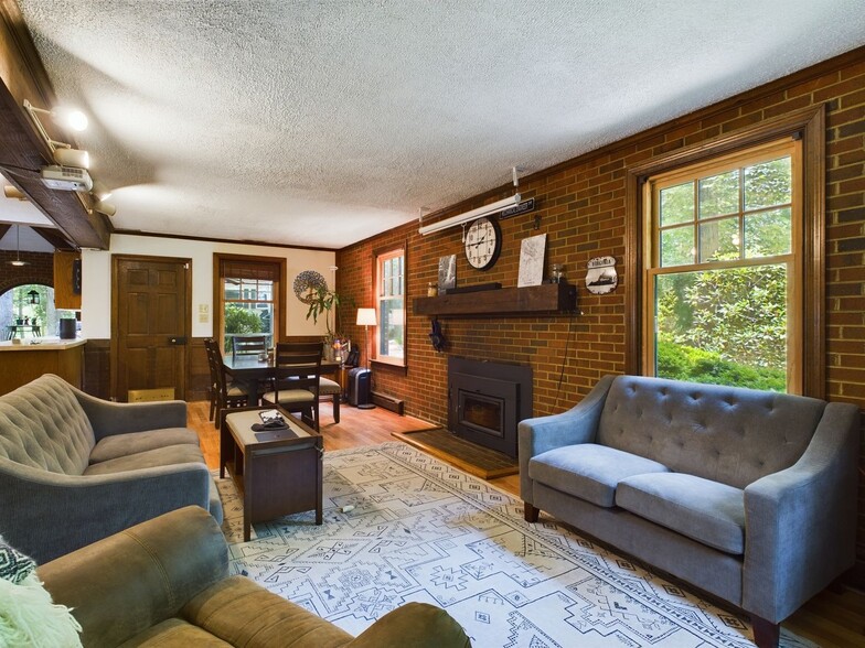 Building Photo - 5301 Bemiss Ct