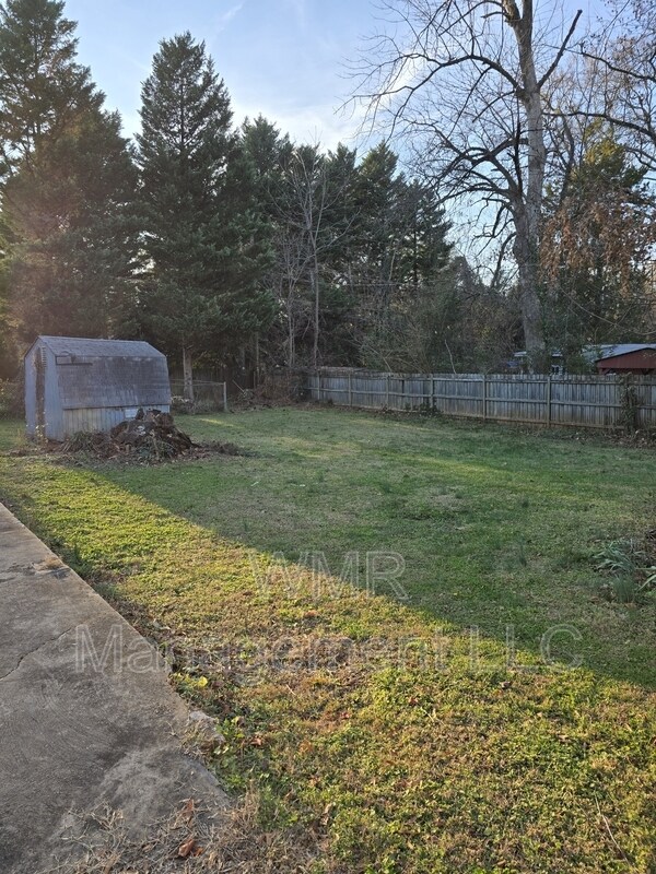 Building Photo - 4120 Leeds Dr