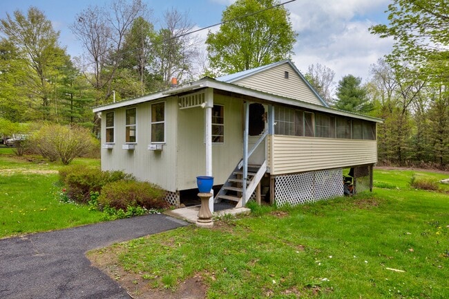 Building Photo - 7 Ormsbee Rd