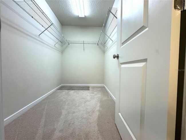 Building Photo - 10904 Leafshore Lp