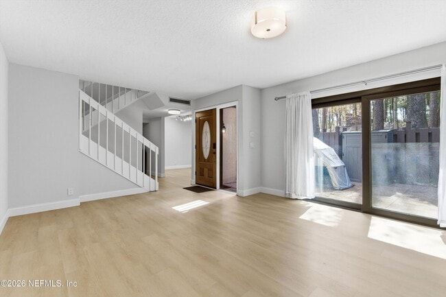 Building Photo - 10407 Big Tree Cir W