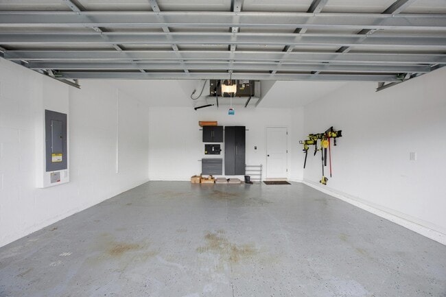 Building Photo - 5816 Brunner Ct