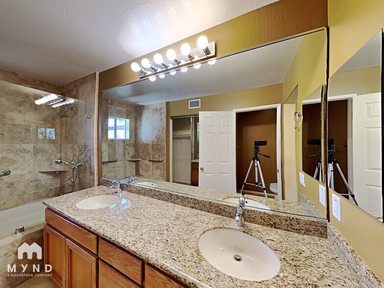 Building Photo - 6844 Adolphia Dr