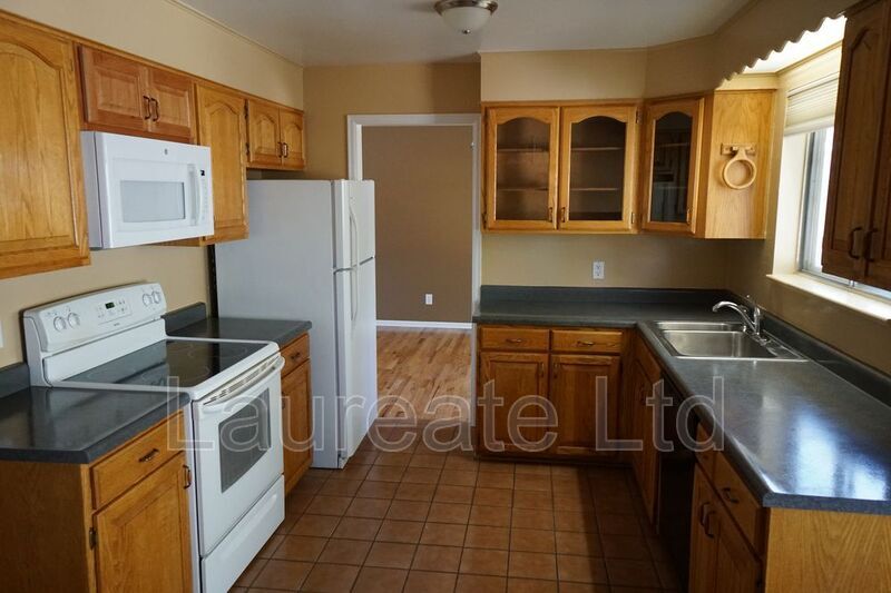 Building Photo - 1853 S Oakland St