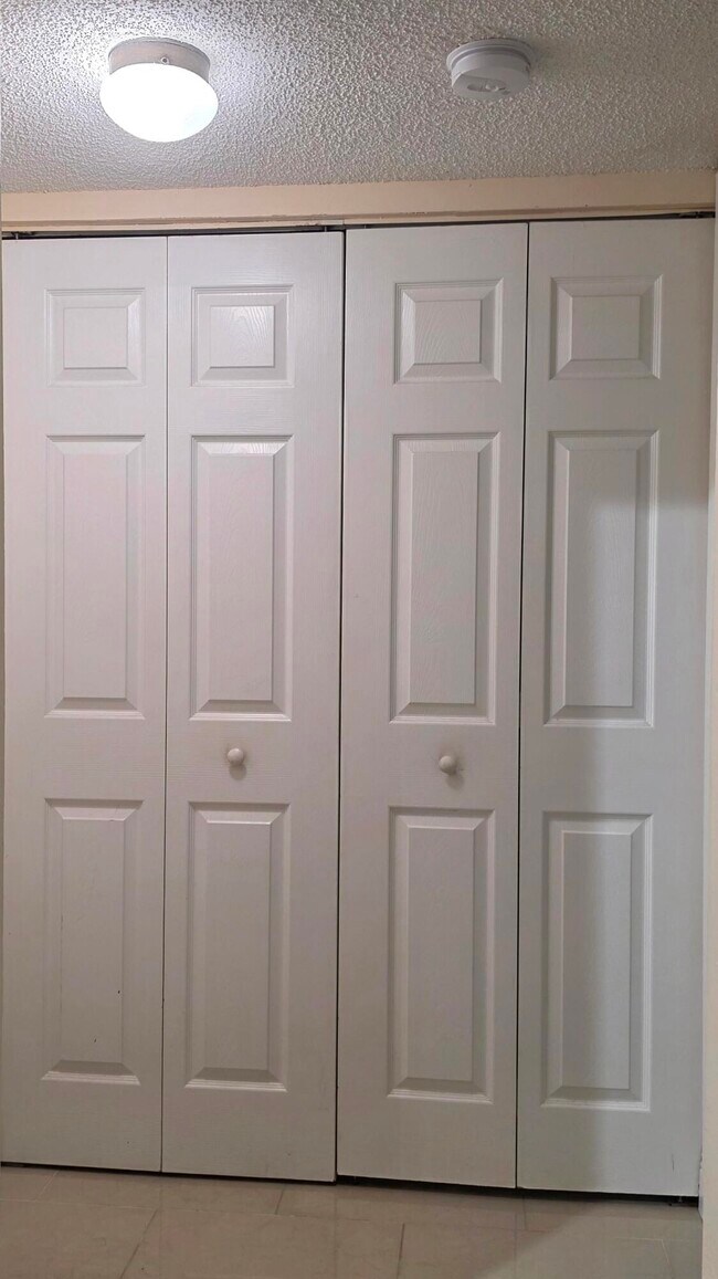 Building Photo - 641 Lyons Rd