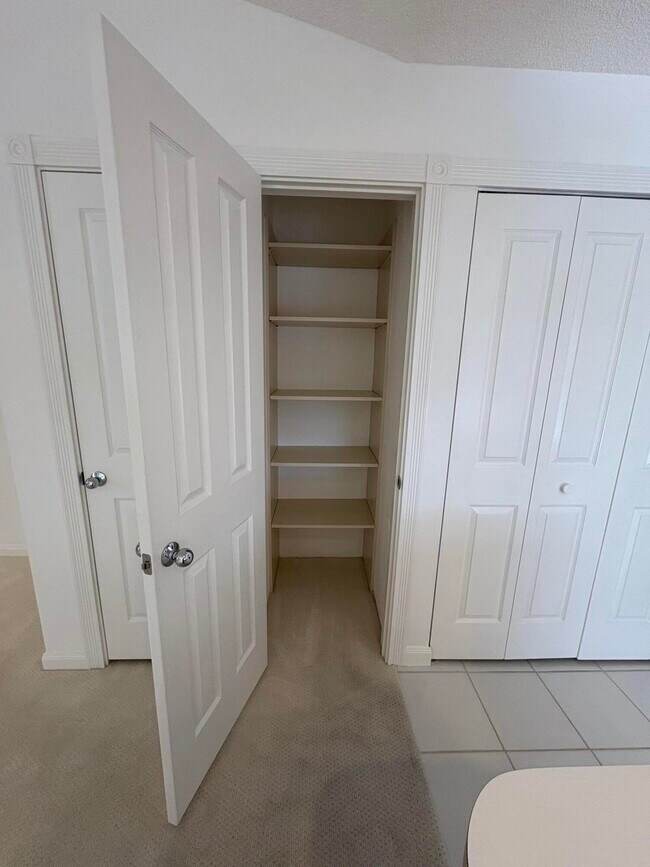 Building Photo - 10303 Chapman Oak Ct