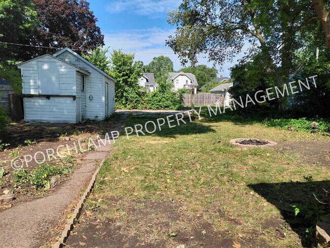Building Photo - 1427 Alpine Ave NW