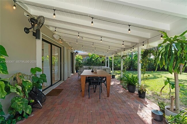 Building Photo - 16102 SW 98th Ave