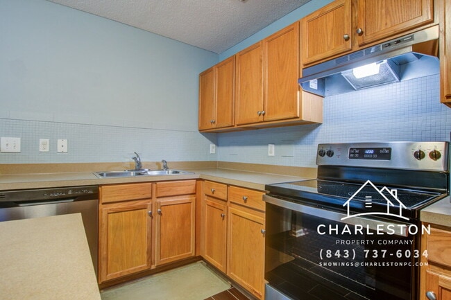 Building Photo - 8637 Chloe Ln