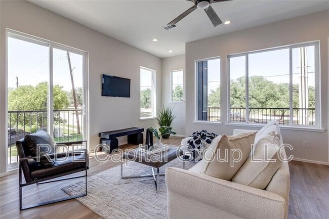 Building Photo - 3308 Birmingham Ave