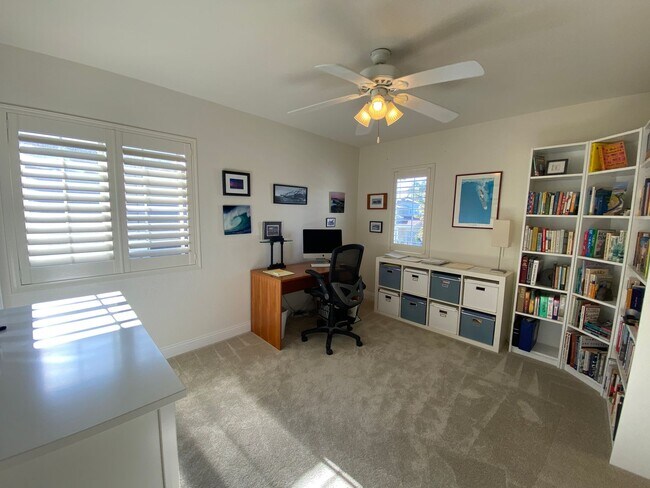 Building Photo - Beautiful 4 Bd/2.5bth within the Poinsettia Cove Community!