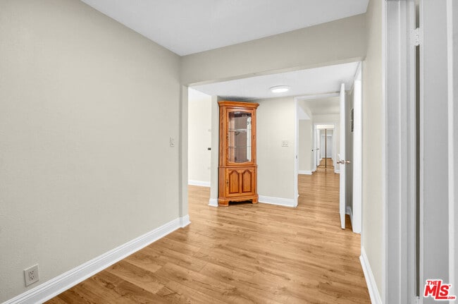 Building Photo - 18620 Hatteras St