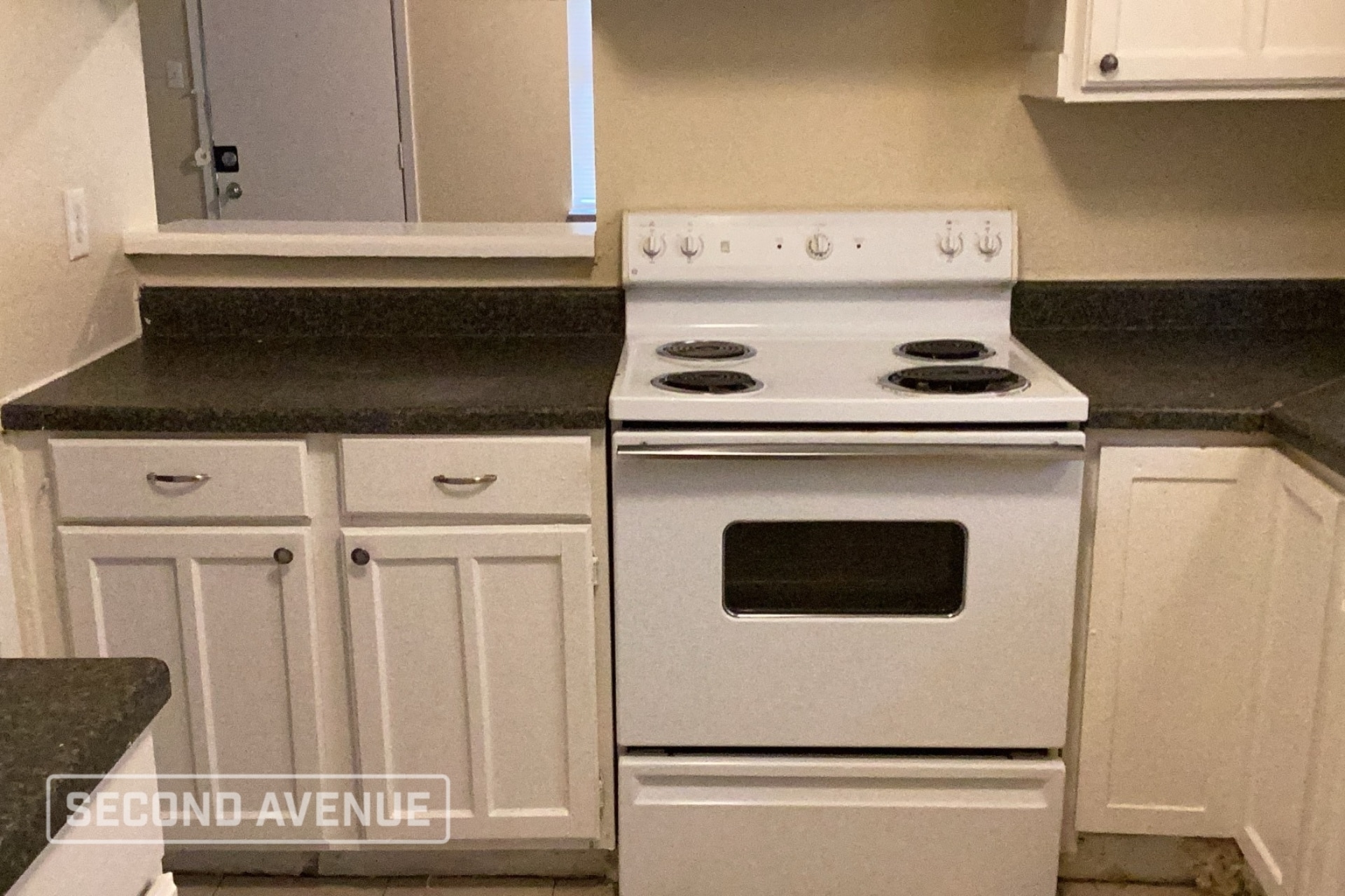 Building Photo - 16339 Maplemont Dr