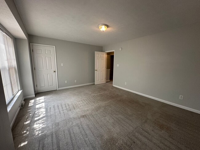 Building Photo - 3 Bedroom Townhouse in Campbell County
