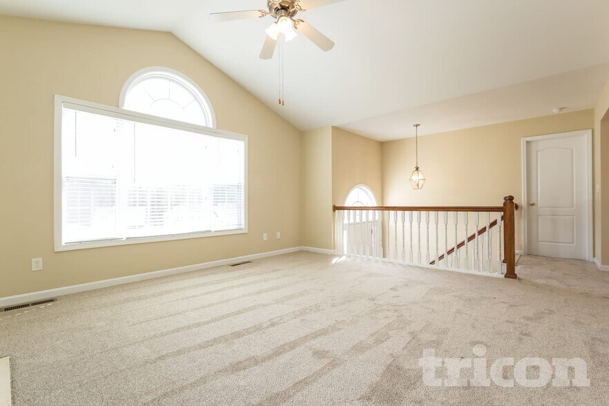 Building Photo - 6355 Queensdale Dr