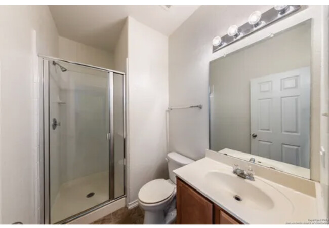 Building Photo - Modern Room for Rent