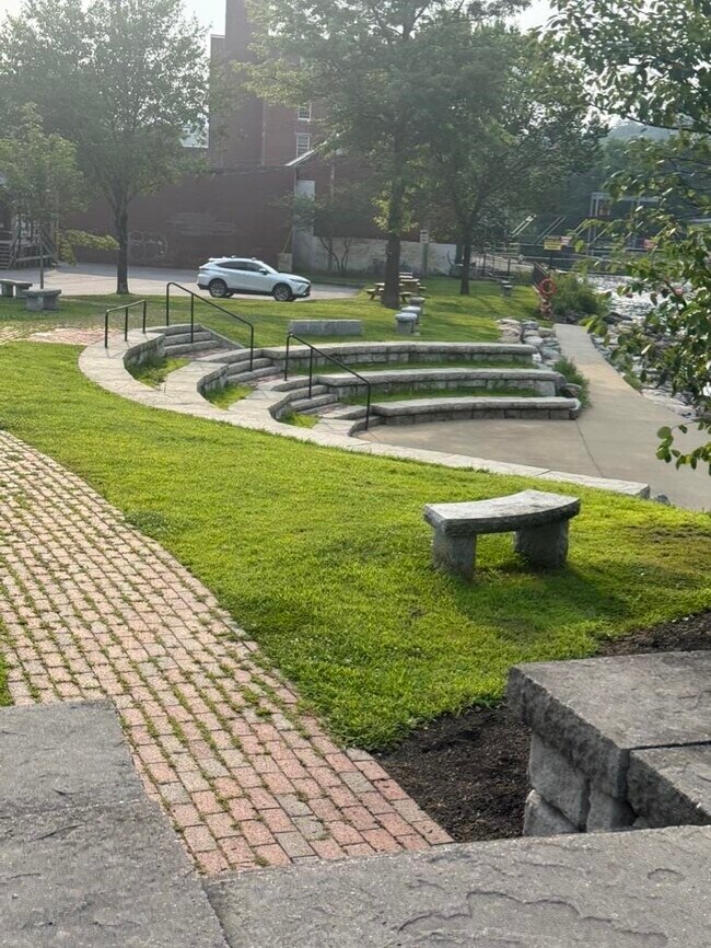 Building Photo - 42 Franklin St