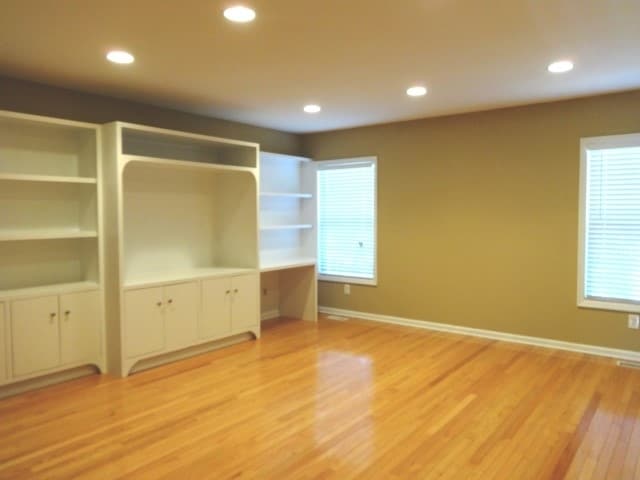 Building Photo - 11 Kings Ct