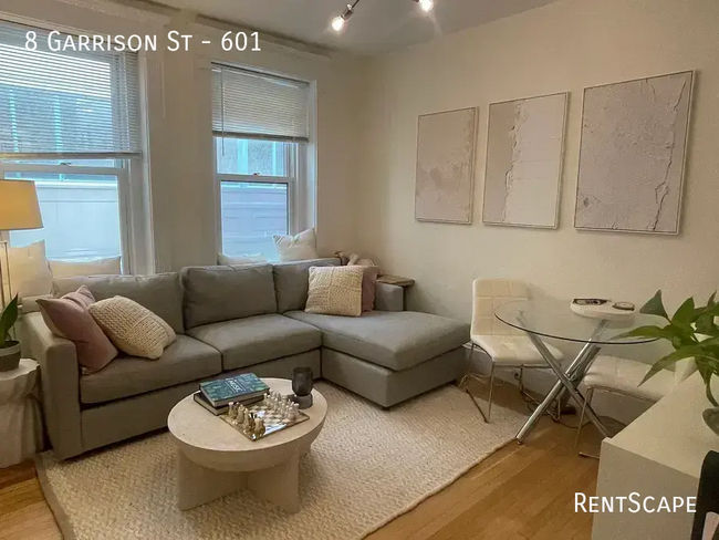 Building Photo - Beautiful Back Bay One Bedroom Apartment