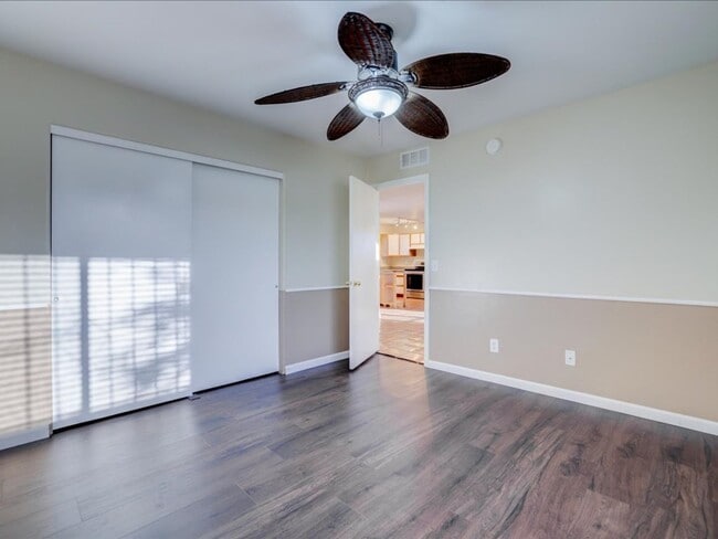 Building Photo - 2 Bedroom, 2 Bathroom and a large Backyard Retreat!