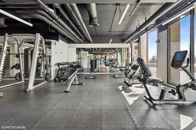 Building Photo - 2020 N Lincoln Park W