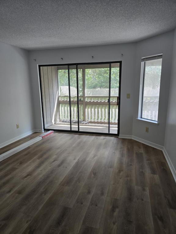 Building Photo - 55 Bay Dr