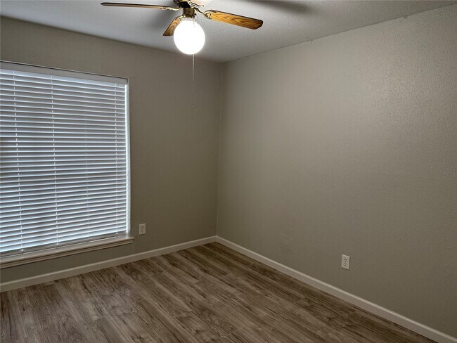 Building Photo - 5005 Georgi Ln