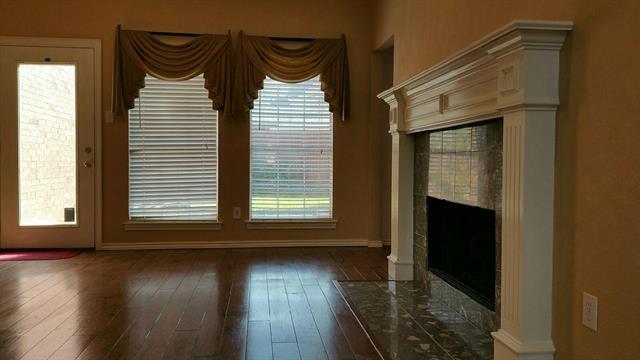 Building Photo - 3216 Charring Cross