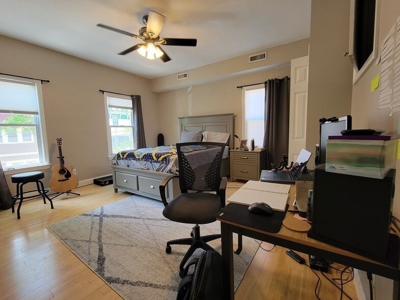 Building Photo - 15 Jay St