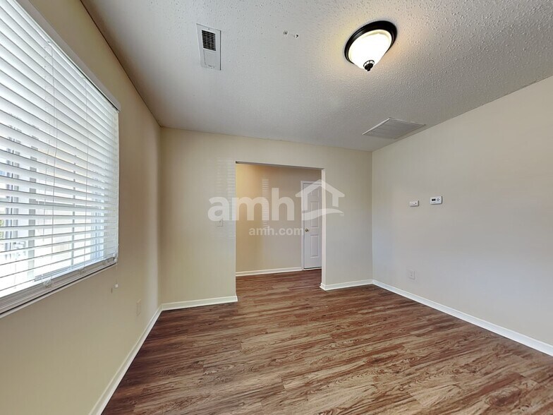 Building Photo - 5009 Emberly Dr