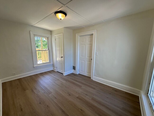 Building Photo - 300 Redmond St