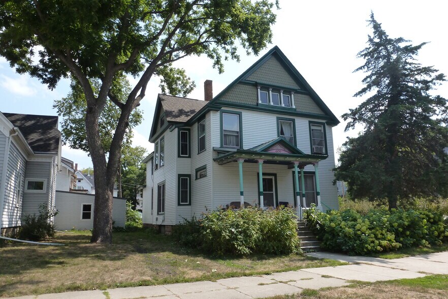 Building Photo - 609 S Broad St