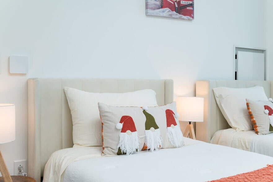 Building Photo - 101 Main St