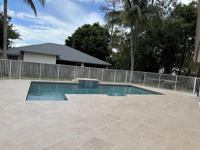 Building Photo - 969 Meadow Ave