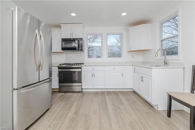 Building Photo - 138 D View Ave