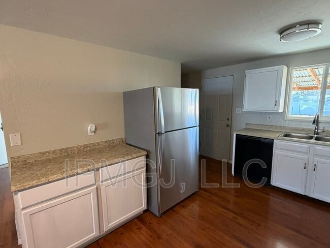 Building Photo - 2917 Formay Ave