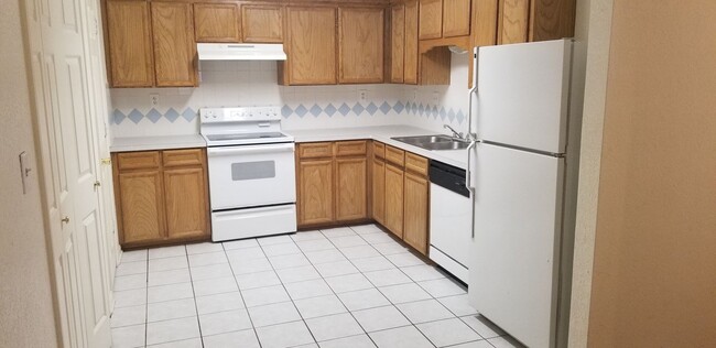 Building Photo - 3801 Hitchrock Dr