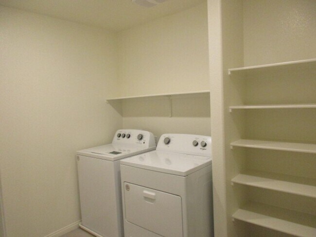 Building Photo - Blue Lark