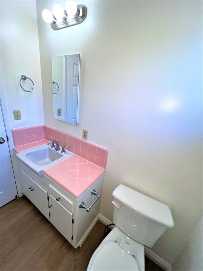 Building Photo - Lower South Shores SFR | 2Bed/2Bath | Swim...
