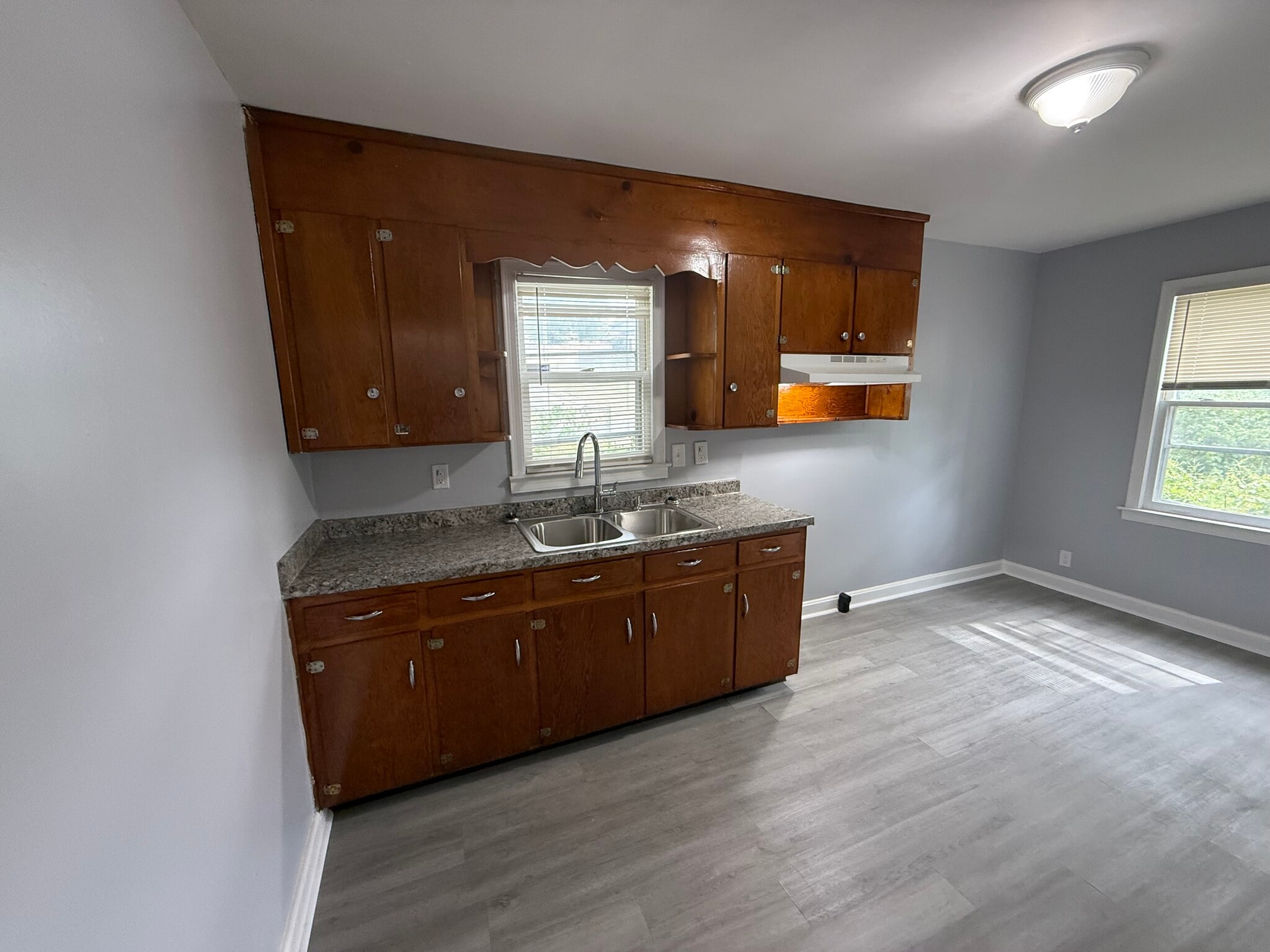 Building Photo - 509 Weakley Ave