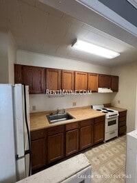 Building Photo - 142 Pine St