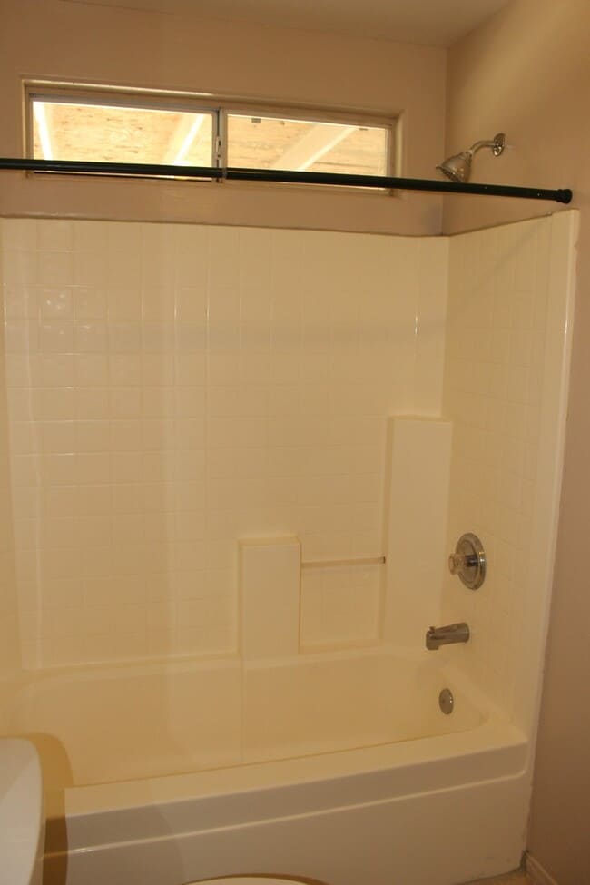 Building Photo - 1327 Clipper Hills Dr