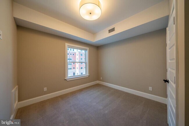 Building Photo - 29 E Gay St