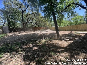 Building Photo - 568 Lake Forest