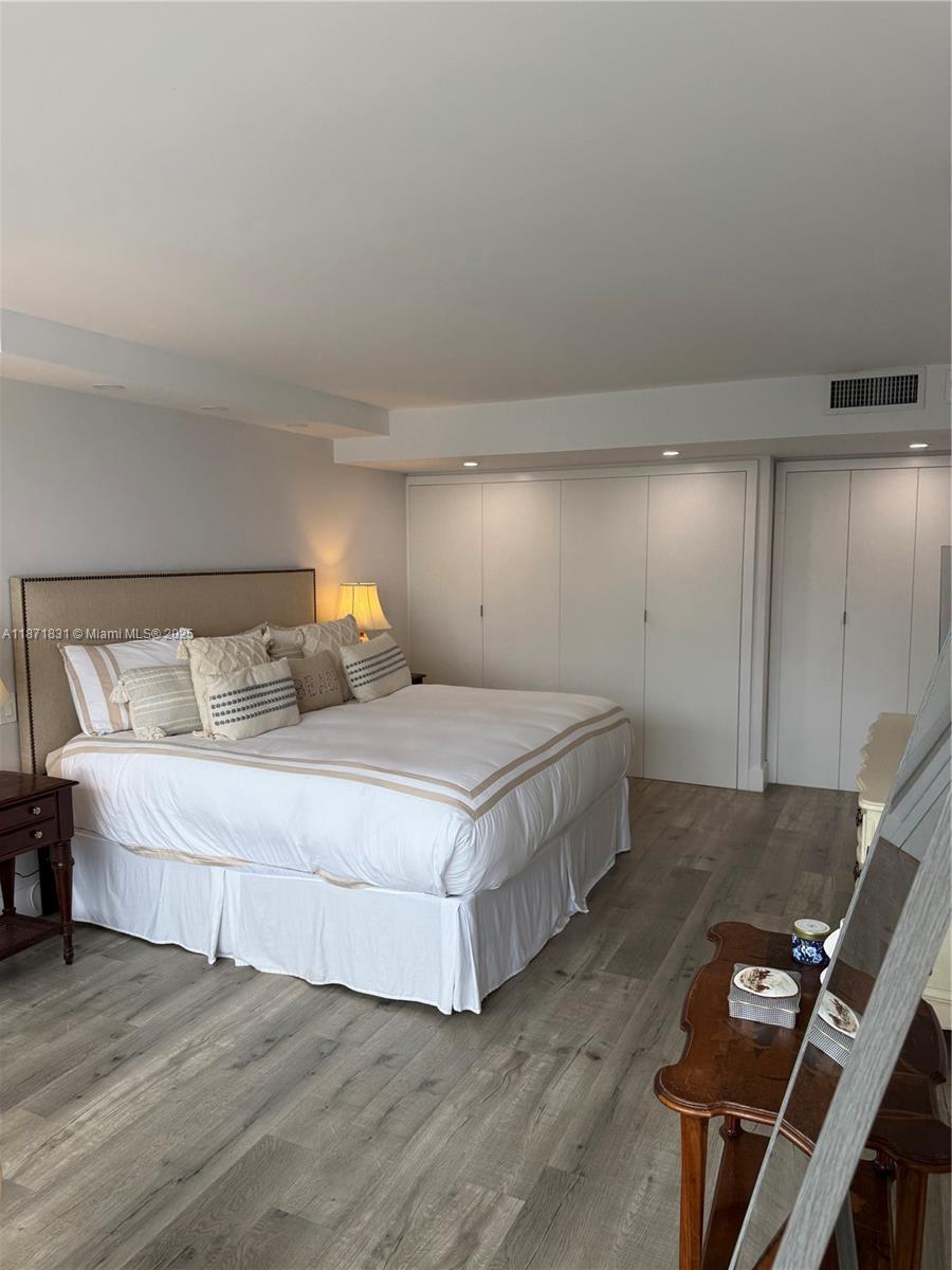 Building Photo - 1865 Brickell Ave